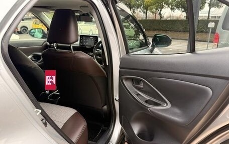 Toyota Yaris Cross, 2022 год, 1 451 000 рублей, 29 фотография