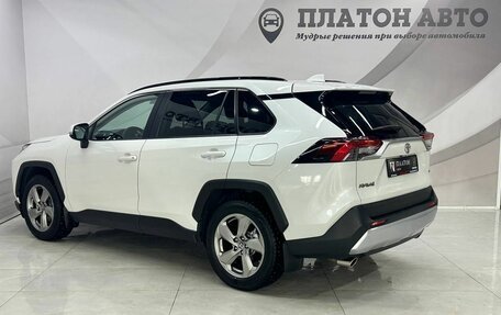 Toyota RAV4, 2019 год, 2 799 000 рублей, 8 фотография