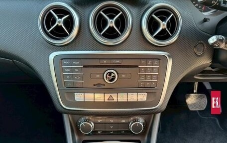 Mercedes-Benz A-Класс, 2016 год, 1 300 000 рублей, 30 фотография