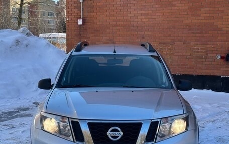 Nissan Terrano III, 2016 год, 1 350 000 рублей, 2 фотография