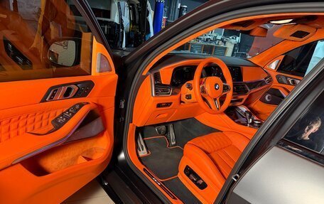 BMW X5 M, 2022 год, 14 300 000 рублей, 9 фотография