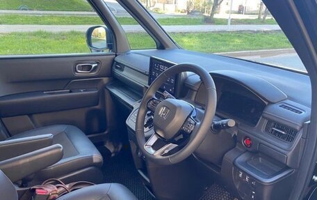 Honda Stepwgn, 2023 год, 2 500 000 рублей, 8 фотография