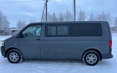 Volkswagen Caravelle T5, 2015 год, 1 820 000 рублей, 2 фотография