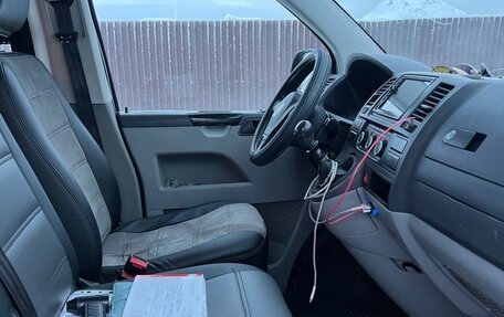 Volkswagen Caravelle T5, 2015 год, 1 820 000 рублей, 8 фотография