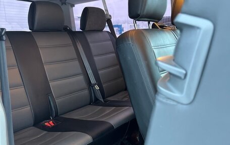 Volkswagen Caravelle T5, 2015 год, 1 820 000 рублей, 10 фотография