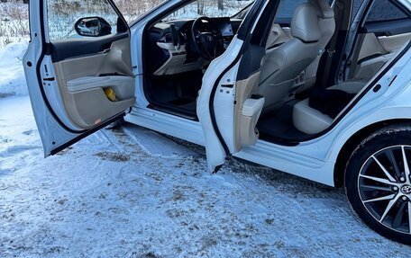 Toyota Camry, 2021 год, 2 900 000 рублей, 2 фотография