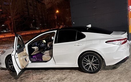 Toyota Camry, 2021 год, 2 900 000 рублей, 8 фотография