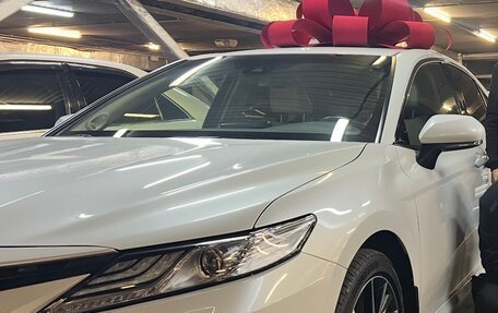 Toyota Camry, 2021 год, 2 900 000 рублей, 10 фотография