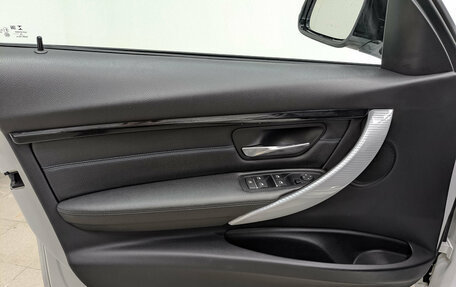 BMW 3 серия, 2018 год, 2 999 000 рублей, 19 фотография