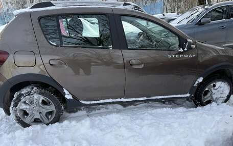 Renault Sandero II рестайлинг, 2019 год, 1 090 000 рублей, 1 фотография