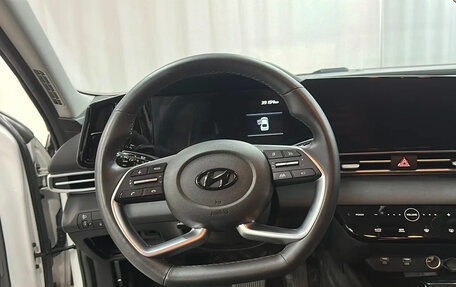 Hyundai Elantra, 2022 год, 1 300 000 рублей, 4 фотография