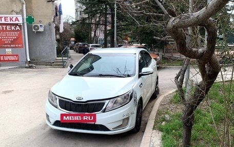 KIA Rio III рестайлинг, 2013 год, 900 000 рублей, 2 фотография