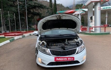 KIA Rio III рестайлинг, 2013 год, 900 000 рублей, 4 фотография