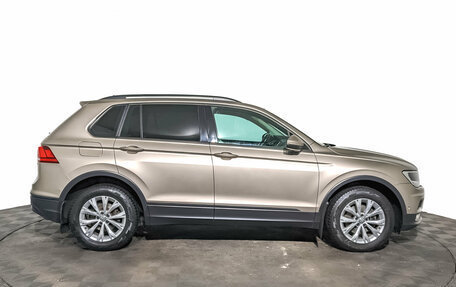 Volkswagen Tiguan II, 2017 год, 1 990 000 рублей, 4 фотография