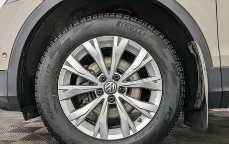 Volkswagen Tiguan II, 2017 год, 1 990 000 рублей, 12 фотография