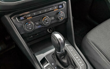 Volkswagen Tiguan II, 2017 год, 1 990 000 рублей, 21 фотография