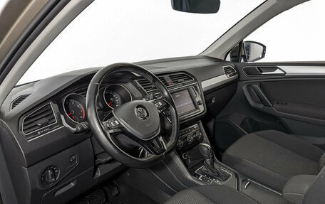 Volkswagen Tiguan II, 2017 год, 1 990 000 рублей, 15 фотография