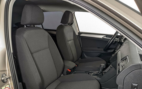 Volkswagen Tiguan II, 2017 год, 1 990 000 рублей, 24 фотография