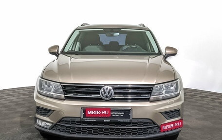 Volkswagen Tiguan II, 2017 год, 1 990 000 рублей, 2 фотография