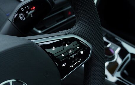 Volkswagen Tiguan, 2025 год, 4 850 000 рублей, 17 фотография