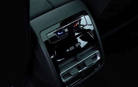 Volkswagen Tiguan, 2025 год, 4 850 000 рублей, 23 фотография