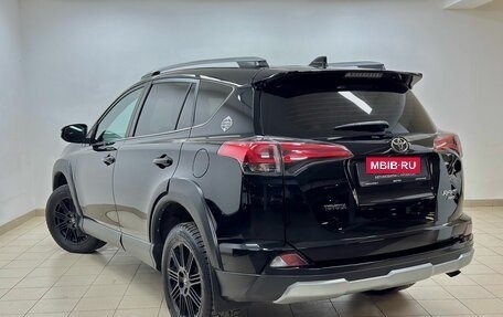 Toyota RAV4, 2018 год, 2 630 000 рублей, 4 фотография