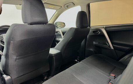 Toyota RAV4, 2018 год, 2 630 000 рублей, 13 фотография