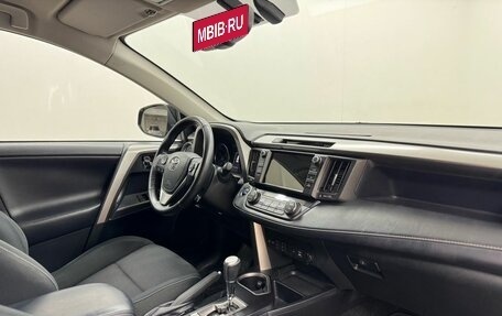 Toyota RAV4, 2018 год, 2 630 000 рублей, 12 фотография
