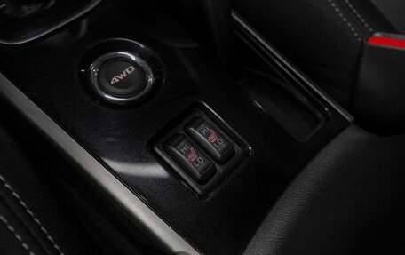 Mitsubishi Outlander III рестайлинг 3, 2018 год, 2 400 000 рублей, 14 фотография