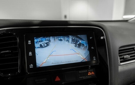 Mitsubishi Outlander III рестайлинг 3, 2018 год, 2 400 000 рублей, 19 фотография