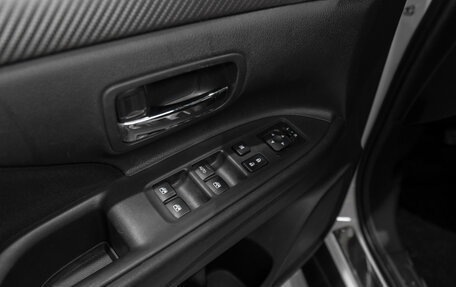 Mitsubishi Outlander III рестайлинг 3, 2018 год, 2 400 000 рублей, 21 фотография