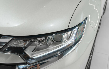 Mitsubishi Outlander III рестайлинг 3, 2018 год, 2 400 000 рублей, 25 фотография