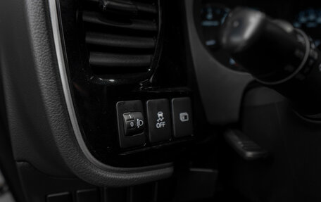 Mitsubishi Outlander III рестайлинг 3, 2018 год, 2 400 000 рублей, 22 фотография