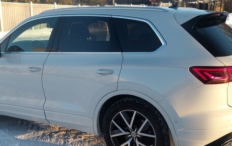 Volkswagen Touareg III, 2018 год, 5 250 000 рублей, 6 фотография