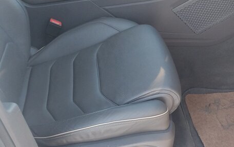 Volkswagen Touareg III, 2018 год, 5 250 000 рублей, 16 фотография