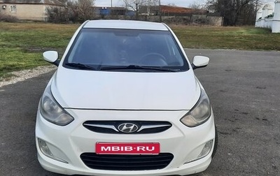 Hyundai Solaris II рестайлинг, 2011 год, 630 000 рублей, 1 фотография