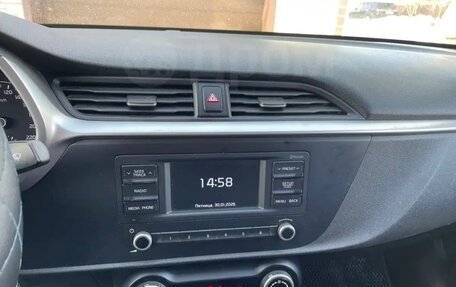 KIA Rio IV, 2021 год, 1 780 000 рублей, 12 фотография