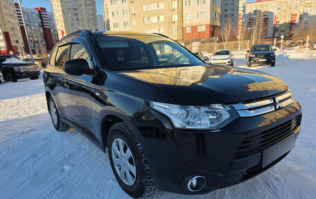 Mitsubishi Outlander III рестайлинг 3, 2014 год, 1 349 000 рублей, 4 фотография
