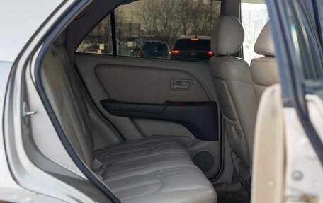 Lexus RX IV рестайлинг, 2000 год, 780 000 рублей, 17 фотография