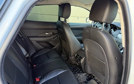 Jaguar E-Pace, 2018 год, 2 800 000 рублей, 17 фотография