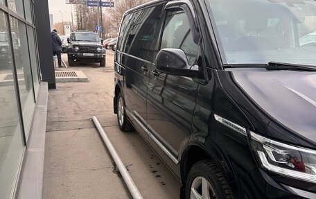 Volkswagen Multivan T6 рестайлинг, 2021 год, 7 000 000 рублей, 2 фотография