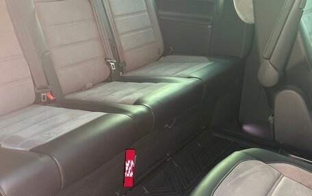 Volkswagen Multivan T6 рестайлинг, 2021 год, 7 000 000 рублей, 10 фотография