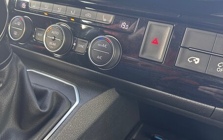 Volkswagen Multivan T6 рестайлинг, 2021 год, 7 000 000 рублей, 19 фотография