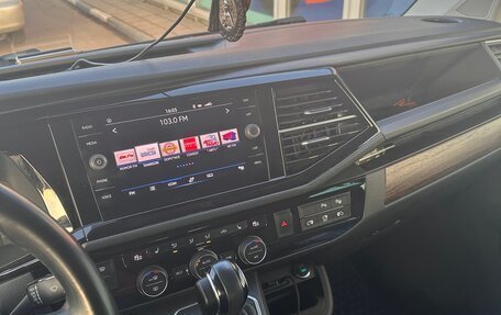 Volkswagen Multivan T6 рестайлинг, 2021 год, 7 000 000 рублей, 22 фотография