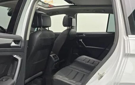 Volkswagen Tiguan II, 2023 год, 3 990 000 рублей, 5 фотография