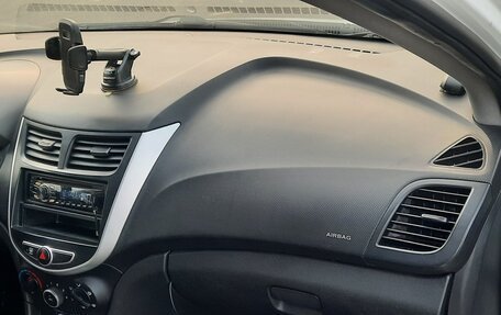 Hyundai Solaris II рестайлинг, 2011 год, 630 000 рублей, 12 фотография