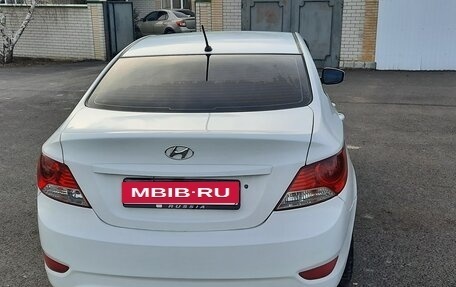 Hyundai Solaris II рестайлинг, 2011 год, 630 000 рублей, 7 фотография
