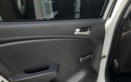 Hyundai Solaris II рестайлинг, 2011 год, 630 000 рублей, 15 фотография