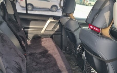 Toyota Land Cruiser Prado 150 рестайлинг 2, 2018 год, 4 850 000 рублей, 8 фотография