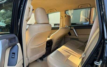 Toyota Land Cruiser Prado 150 рестайлинг 2, 2017 год, 3 200 000 рублей, 7 фотография